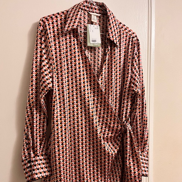 H&M Dress. Size M. Never used. - Picture 3 of 8